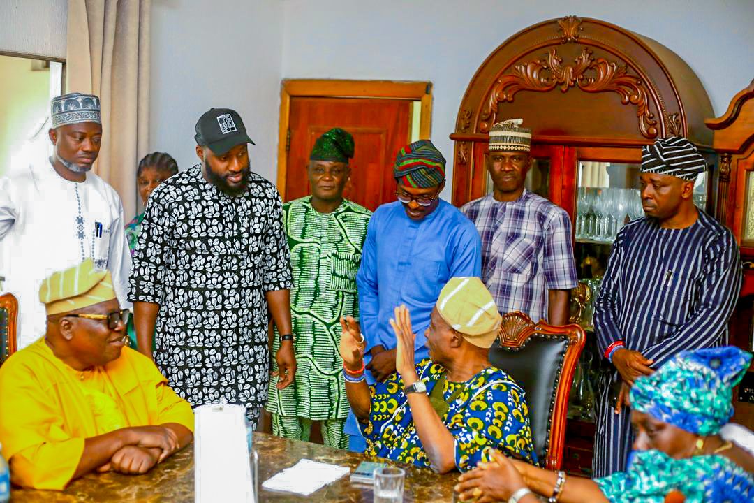Adebo_ogund's tweet photo. Today, I had the distinct honour of paying homage to His Imperial Majesty, Oba Rashidi Adewolu Ladoja, at his Ibadan residence, following the official announcement and approval of his ascension as the 44th Olubadan of Ibadanland.

It was a moment filled with joy, pride, and reverence not just for Kabiyesi, but for the rich heritage and tradition he now embodies. 

Oba Ladoja is a statesman of exceptional wisdom, and his reign promises to usher in peace, unity, and progress for Ibadanland 

On behalf of the good people of Oyo State, and particularly the Oyo State House of Assembly, I extend heartfelt congratulations to His Imperial Majesty, Oba Rashidi Adewolu Ladoja.

Kabiyesi o!
K'ade o pe l'ori Oba!
Ki irukere o pe ko d'okinni!

#Olubadan44  
#RtHonAdeboOgundoyin  
#IbadanTradition  
#RespectForRoyalty