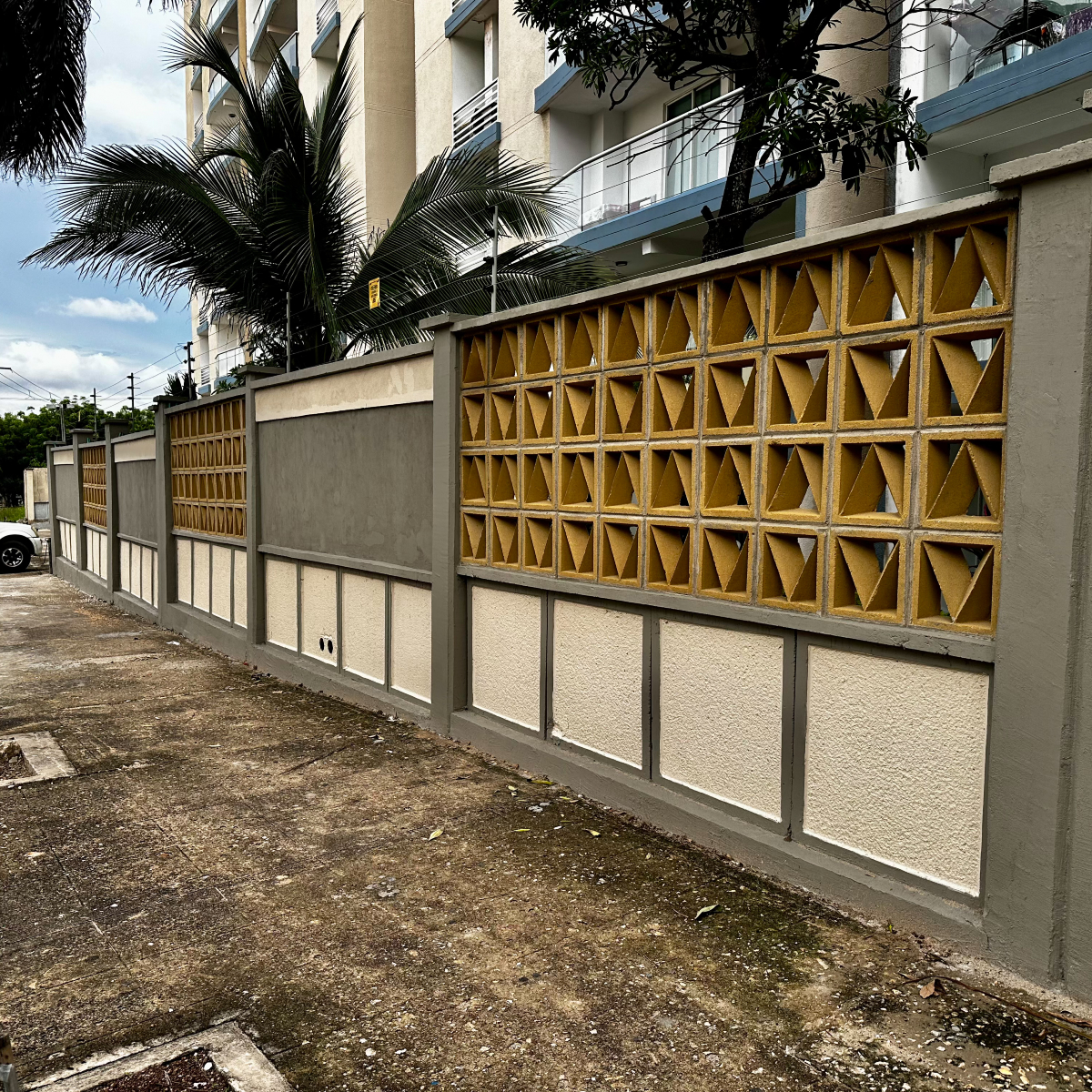 metroblock_sas's tweet photo. El #calado Diamante es una opción destacada en construcción por su durabilidad, versatilidad y diseño moderno. Ofrece fácil instalación y mantenimiento, ideal para interiores y exteriores. Combina funcionalidad y estética.
https://t.co/Wuc5adrkot https://t.co/zq1W6w7PxQ