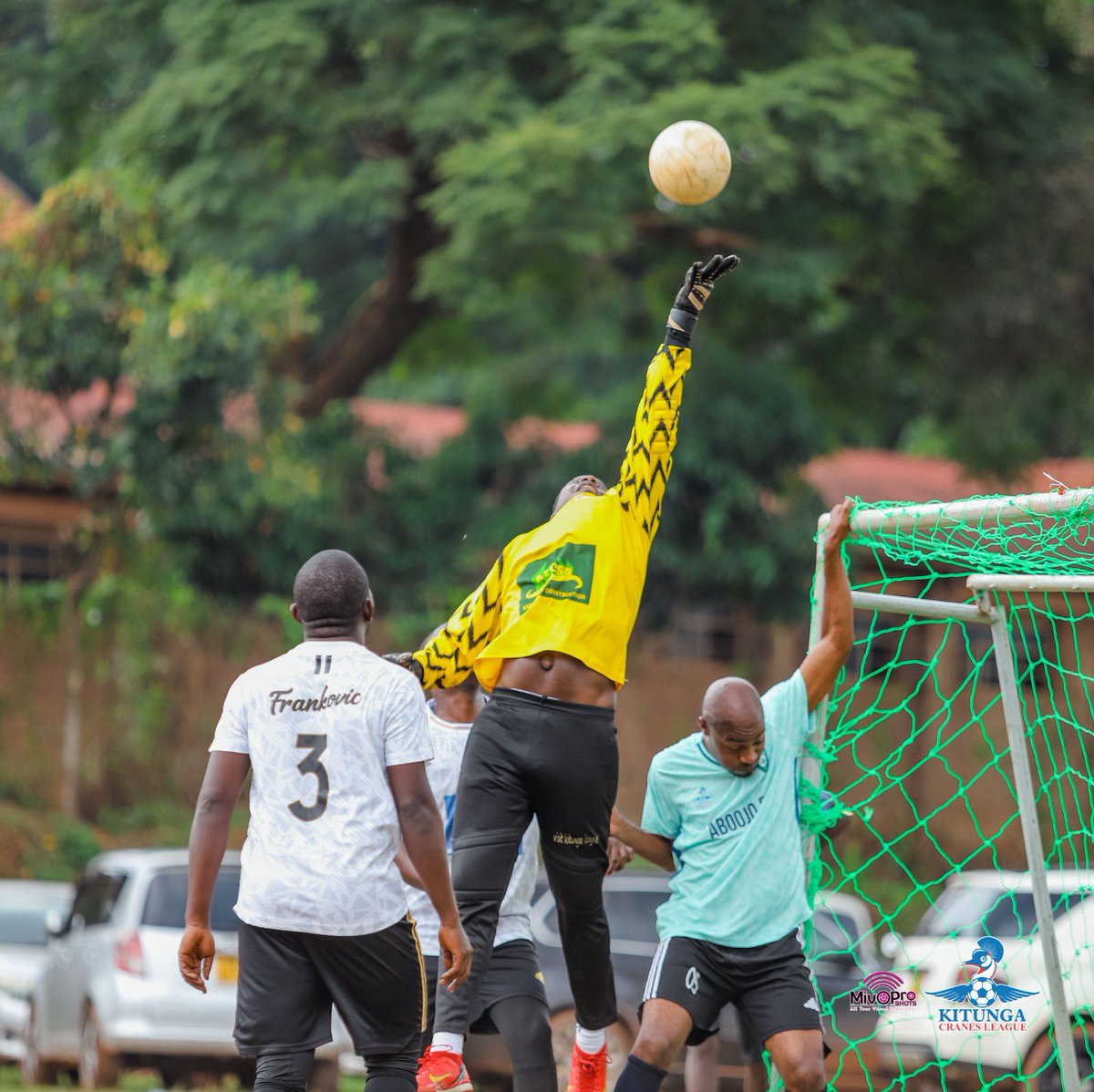 Looks like <a href="/AmonTuryatemba/">decah</a>’s birds skipped grocery shopping and went straight to sky service—pluck &amp; dine edition 🦅😌

#KitungaLeague