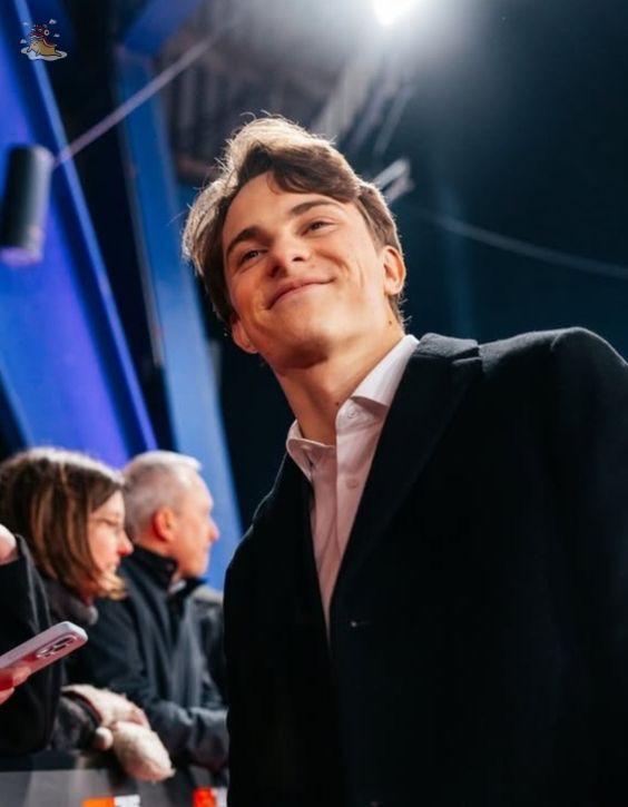 SOC-IE 💛 ˚☽˚.⋆ tweet media