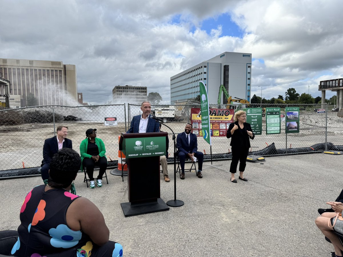 We’re joined by:
☑️#OaklandCounty Board of Commissioners Chairman Dave Woodward  and Commissioner Angela Powell
☑️#Pontiac Mayor Tim Greimel
☑️Downtown Entrepreneur and McLaren Oakland President &amp; CEO Lorenzo Suter