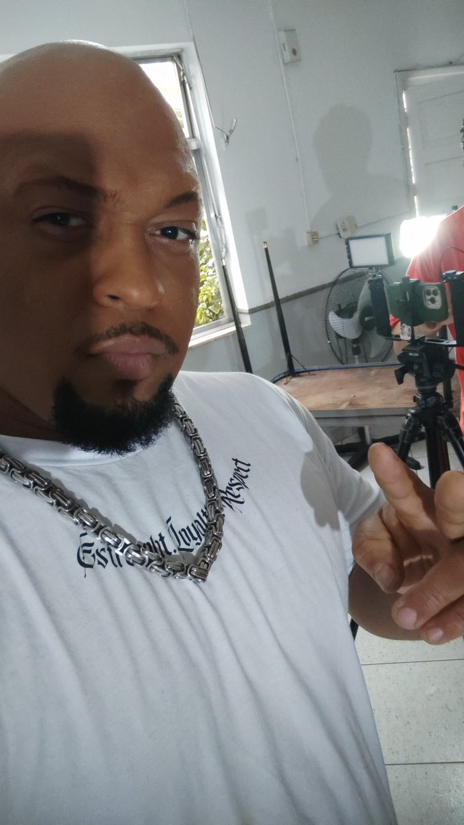 PreXtom_Oficial's tweet photo. Prextom em gravação . 
#prextom #principedanorte 
#Jcassimiro #Entrevista #cantor https://t.co/CQrJKy7BQk