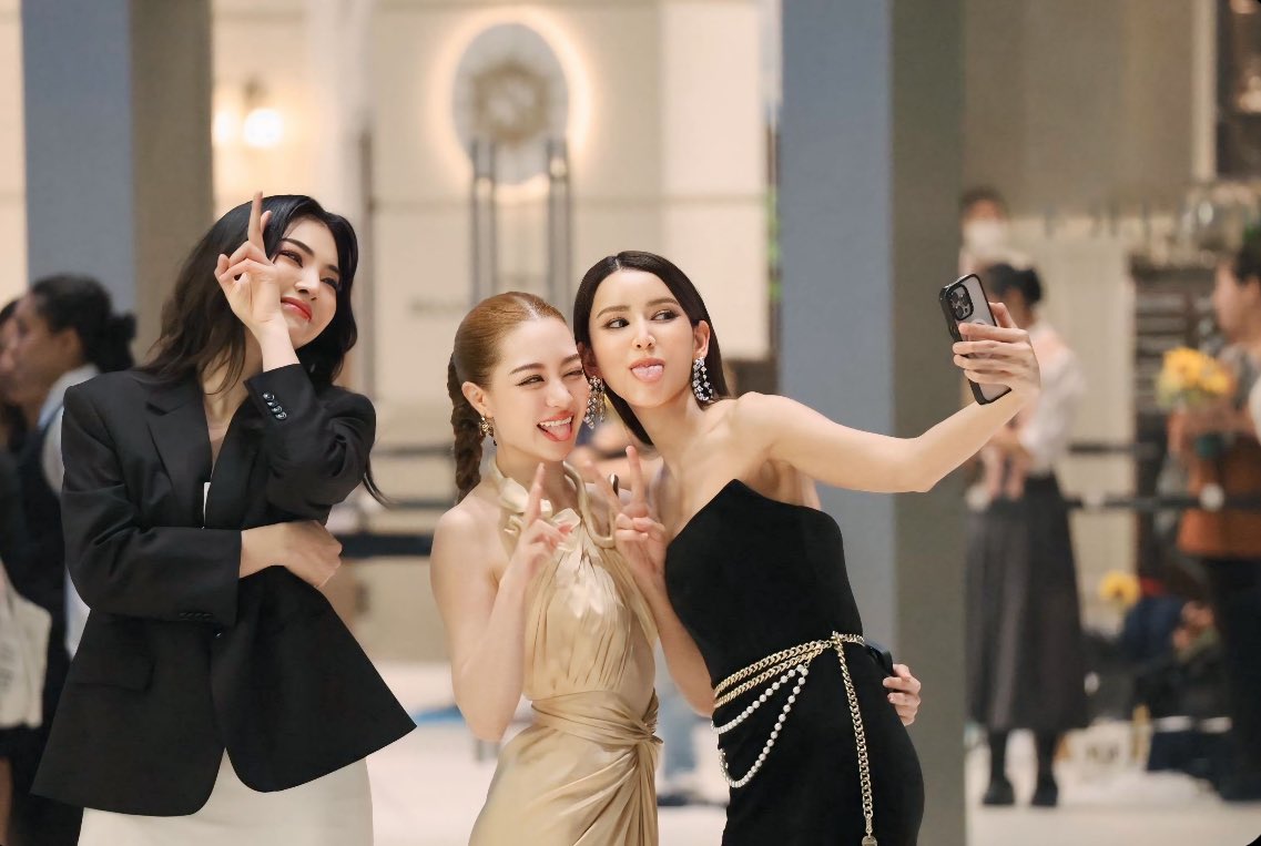 memibea_ofc's tweet image. เฟรมพระราชทานคนสวย

#IceMemi #MemiBae
#TiffanyAndCo
#TiffanyAndCoThailand
#TiffanyLegendaryLegacy