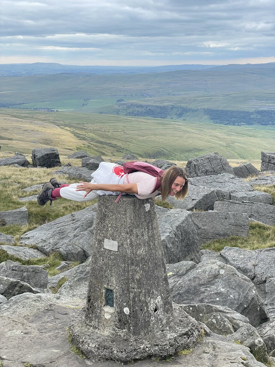 Dawnie T planking at 700m #YorkshireDales