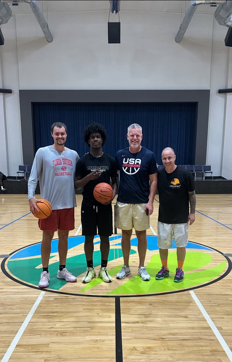 863 Hoops tweet media