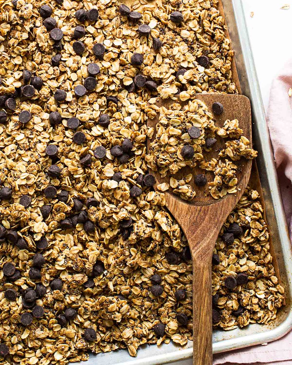 Chocolate Chip Cookie Granola >> iowagirleats.com/chocolate-chip…