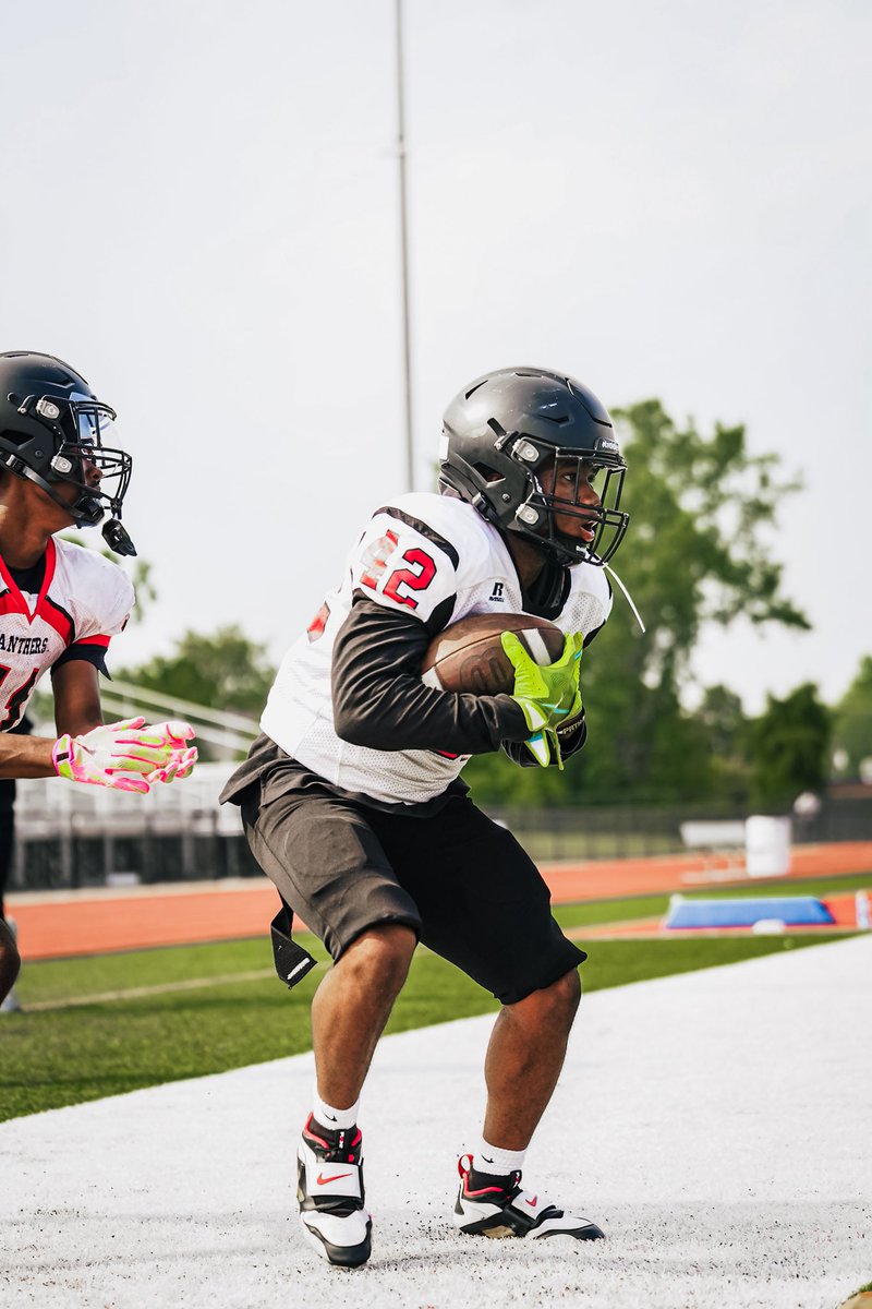 I’m thankful for god giving me life and the strength to wake up every morning <a href="/RVille_Football/">Roseville Football</a> #ThankfulThursday