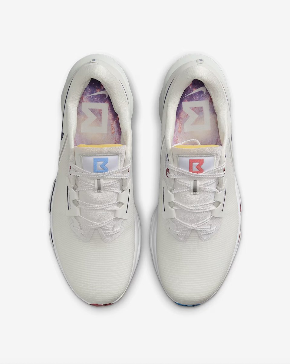 SNKR_TWITR tweet media