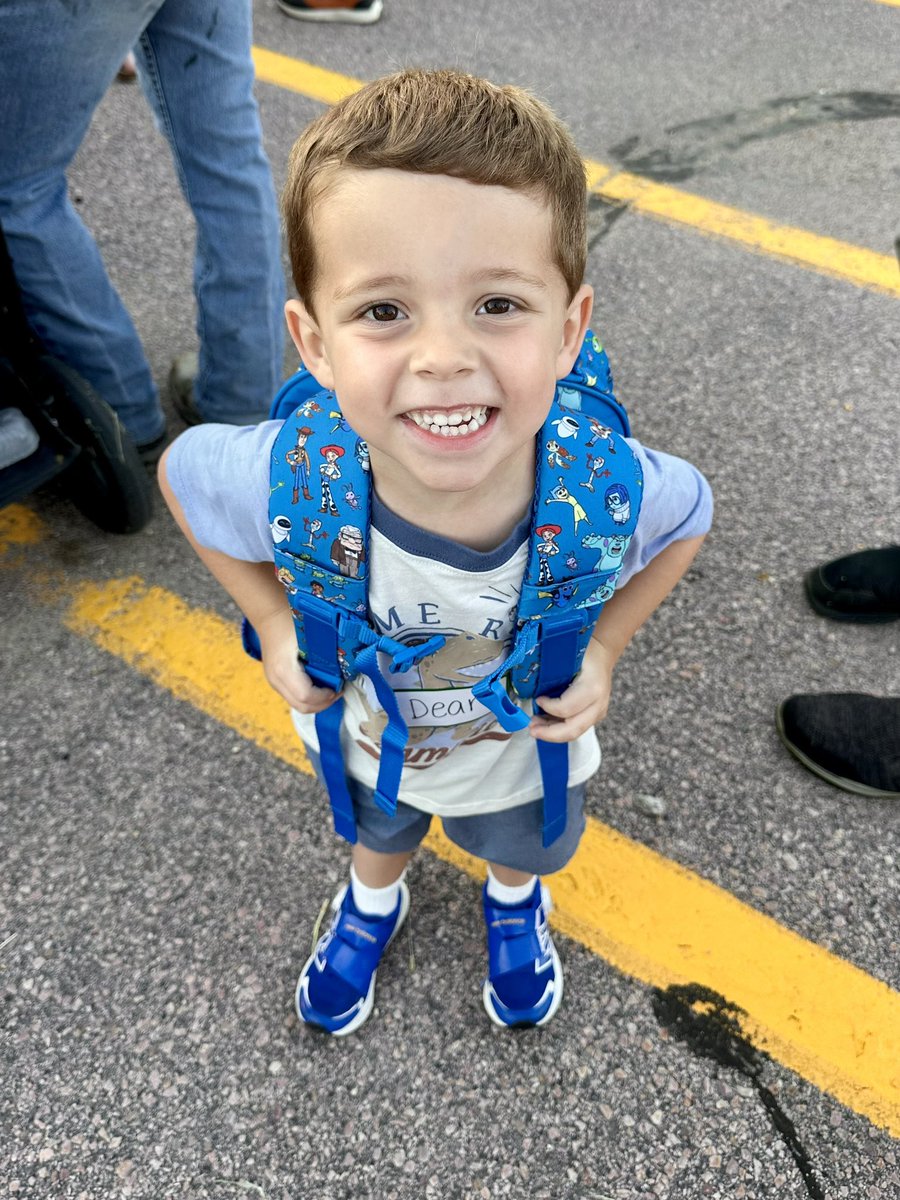 IceBorg's tweet photo. Wasn’t scared.  

Didn’t cry.  

Looked back once to smile and wave while walking in.  

Baller. 

(To answer the question no I didnt cry.   Too damn proud of the lil guy) https://t.co/bF2KUh2zQz