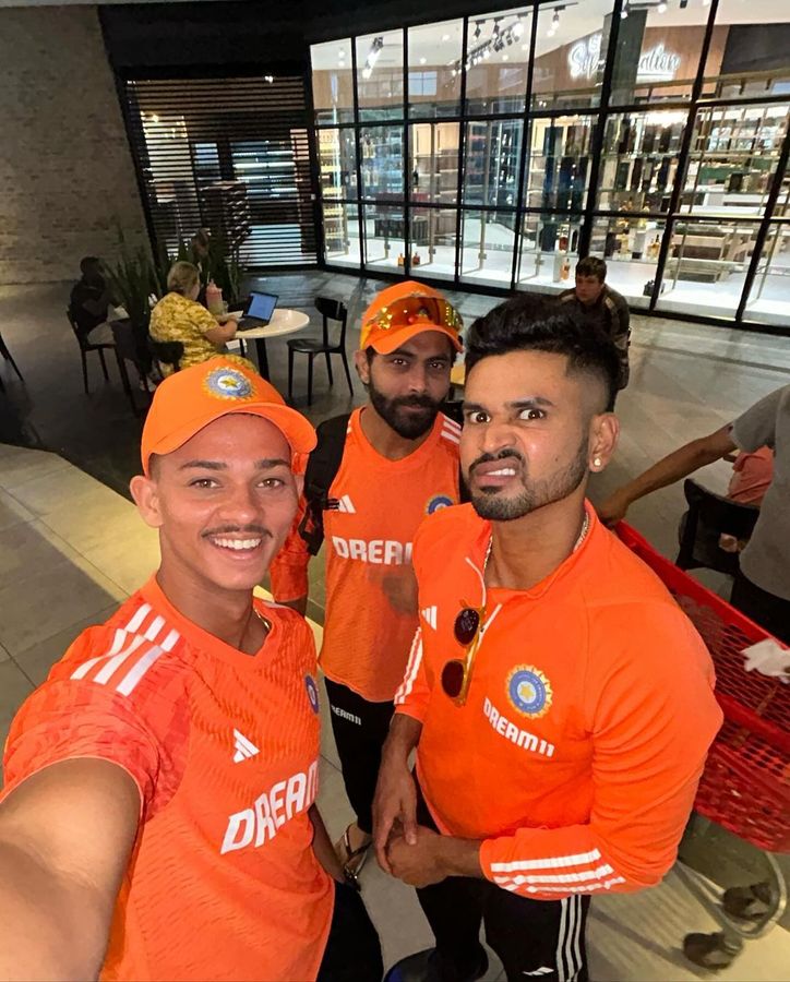SUBHO☄️ tweet media