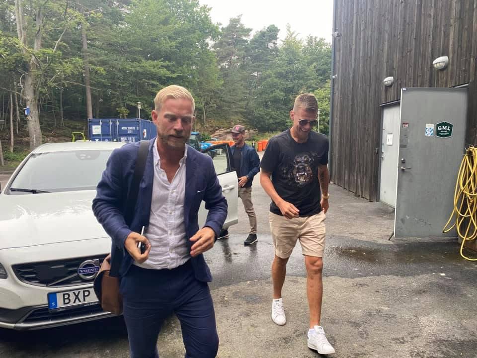 Larssonlarsa (@larssonlarsa) on Twitter photo 5 år sedan idag <a href="/wernbloom/">Pontus Wernbloom</a>
Man hade lite större förhoppningar, det hade man! 😅 #ifkgbg 5 år sedan idag <a href="/wernbloom/">Pontus Wernbloom</a>
Man hade lite större förhoppningar, det hade man! 😅 #ifkgbg