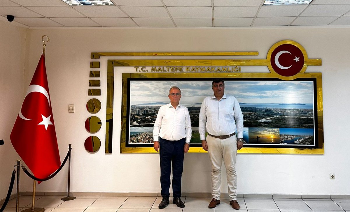 Tuzla ilçesine tayini çıkan İlçe Milli Eğitim Şube Müdürü  Volkan Pullu, Kaymakamımız Bahri Tiryaki'yi ziyaret etti. 

Kaymakamımız Tiryaki, Pullu'ya hizmetlerinden dolayı teşekkür ederek, atandığı Tuzla'da başarılar diledi.