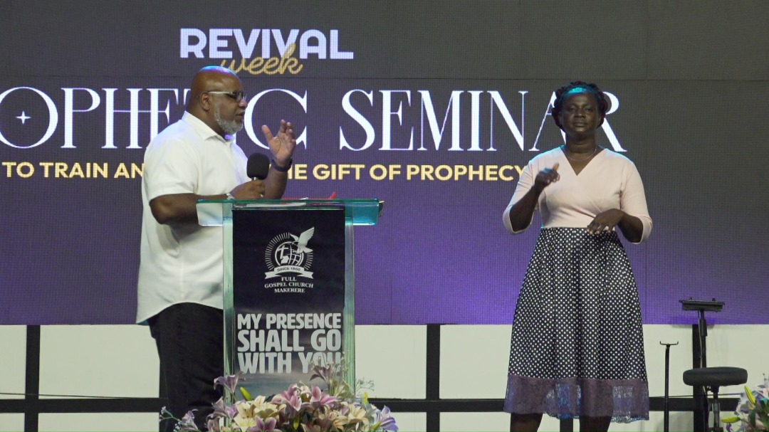 guguddetvuganda's tweet photo. How to get rid of what we don't need and pick up what we do need 🤲🏾😔

You are invited to Day 4 of the #PropheticSeminar happening now at Makerere Full Gospel Church.

Streaming~ https://t.co/KkhQSlUmZ2

#RevivalWeek #GuguddeTvUganda https://t.co/epEF9h033r