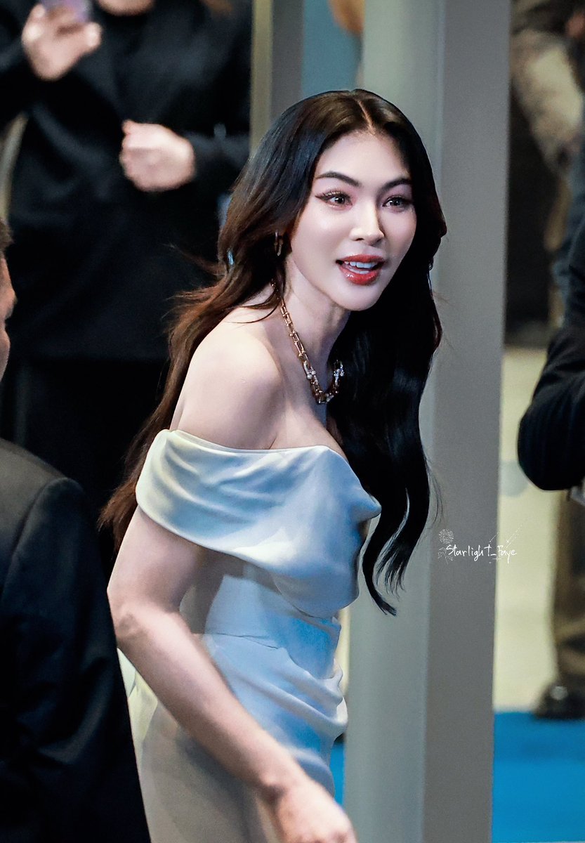 Starlight_Mali's tweet photo. 🌻21 August, Tiffany &amp; Co.✨

Faye Peraya shine with the legendary Tiffany!
💎💎💎
@malisorn00 
@TiffanyAndCo

PERAYA LEGENDARY LEGACY
#TiffanyAndCoxFaye https://t.co/cdHYXaTIjr