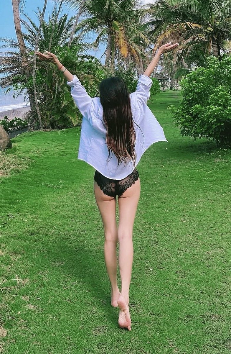 白皙長腿美腳趾❤️CD❤️ Mina tweet media