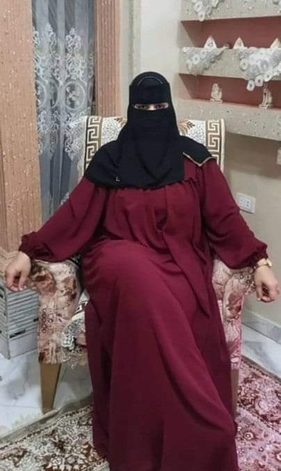 طلب مستعجل جدا 

مطلقة كبيره بالعمر عمرها 51 عام بدون مهر عندها سكن مهتمه بنفسها عندها شركة بالرياض طلبها رجال جاد ويتزوجها 
واتس 0547588129