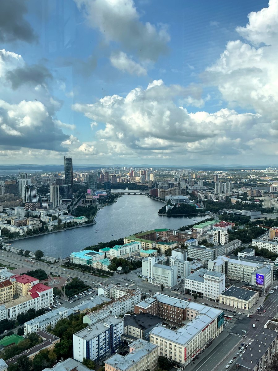 Екатеринбург: обнять старые домики, поздороваться с авангардом, пройтись мимо новой штаб-квартиры РМК и УГМК Арены.