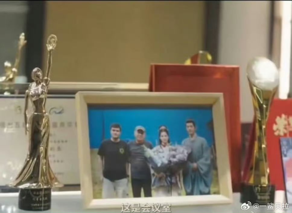 『藏海传（蔵海伝）』郑晓龙監督による肖战キャスティング裏話✨✨✨
徐克監督と同様にじっくり対話して決めたと…見た目だけじゃない内面の良さや気質をたくさんの監督が評価してる👏

あと監督のオフィスにこの写真が飾られてるらしくなんだか嬉しくなりました🥰
#LegendofZangHai #藏海传 #蔵海伝