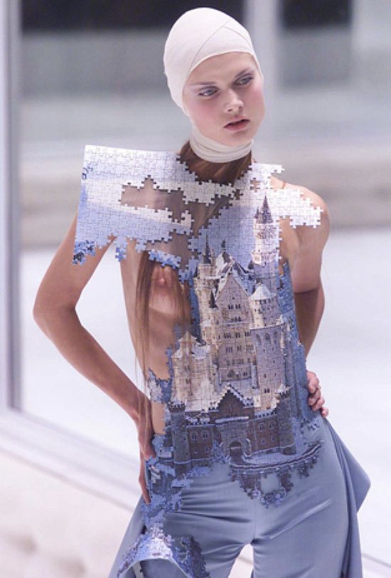 _HDD's tweet image. ‘Voss’ by Alexander McQueen (2001)