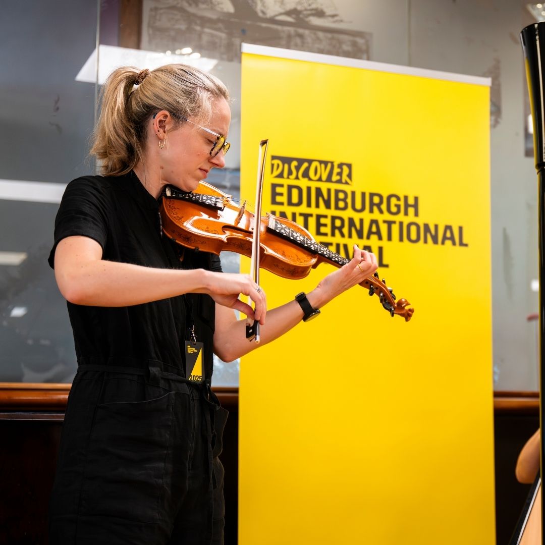 edintfest's tweet photo. Working with @nhslothcharity, we brought Catrin Finch &amp; Aoife Ní Bhriain into Western General Hospital to share music and conversation with patients and staff as part of our NHS Festival Sessions.

#edintfest

📸 Tommy Ga-Ken Wan / Edinburgh International Festival https://t.co/IZVjAMIjGD