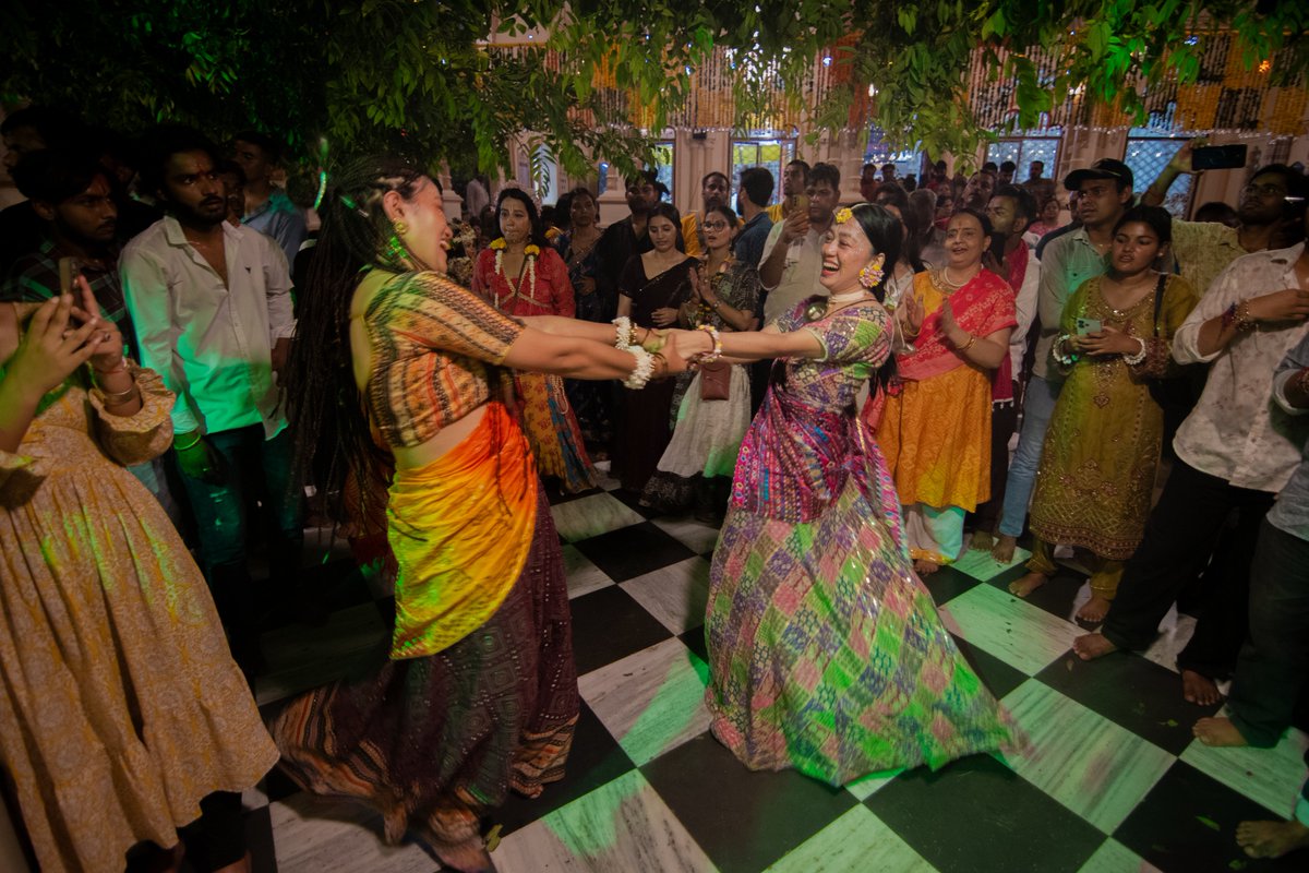 PriyadharshanS's tweet photo. Colors, chants, and Radhe Radhe — Krishñ Janmashtami in the streets of Vrindhavan https://t.co/fQE3YMJE89