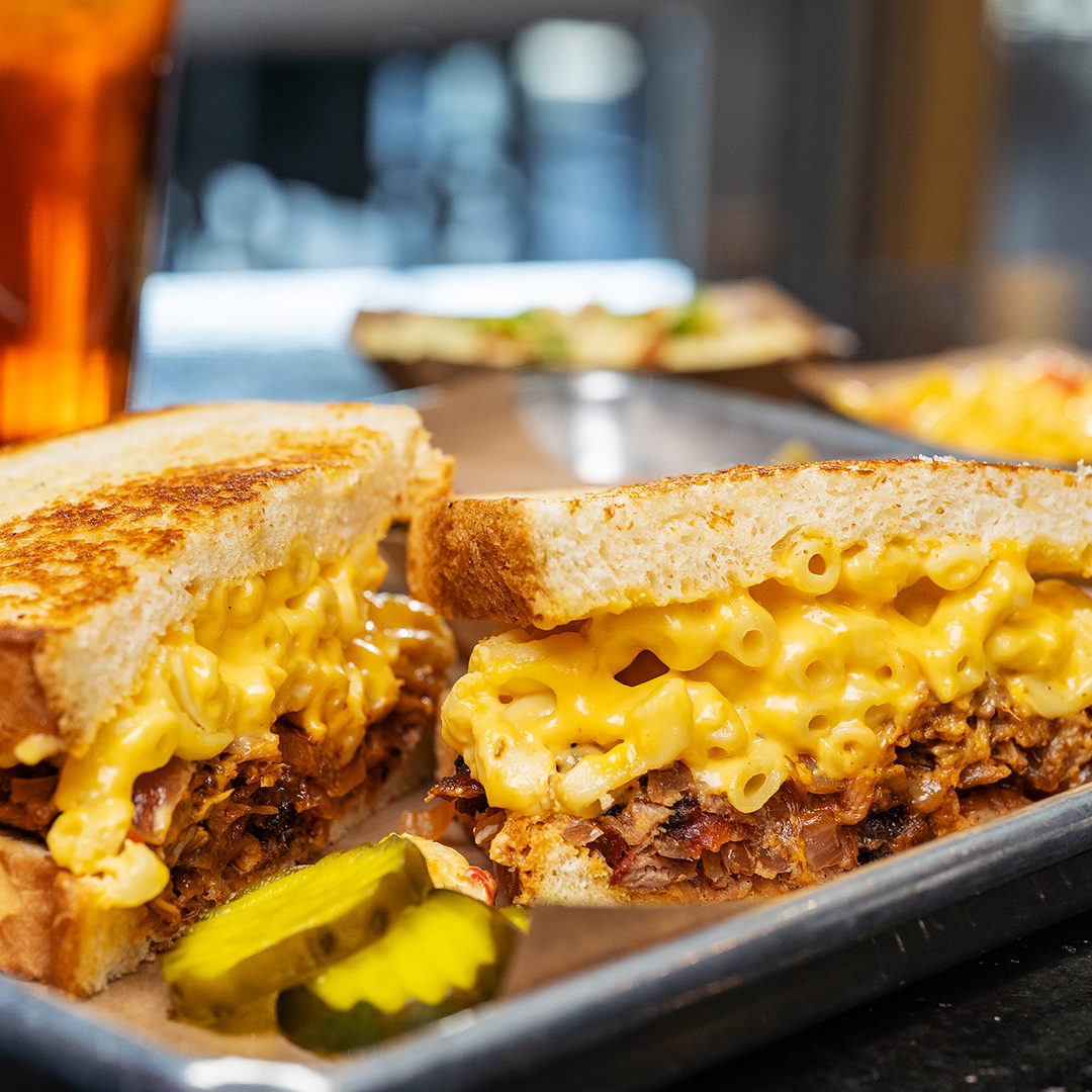 deadendbbq's tweet image. Looking like this, how could you not fall in love? 😍 #macattack 

#bbqlovers #foodie #goodeats #knoxville