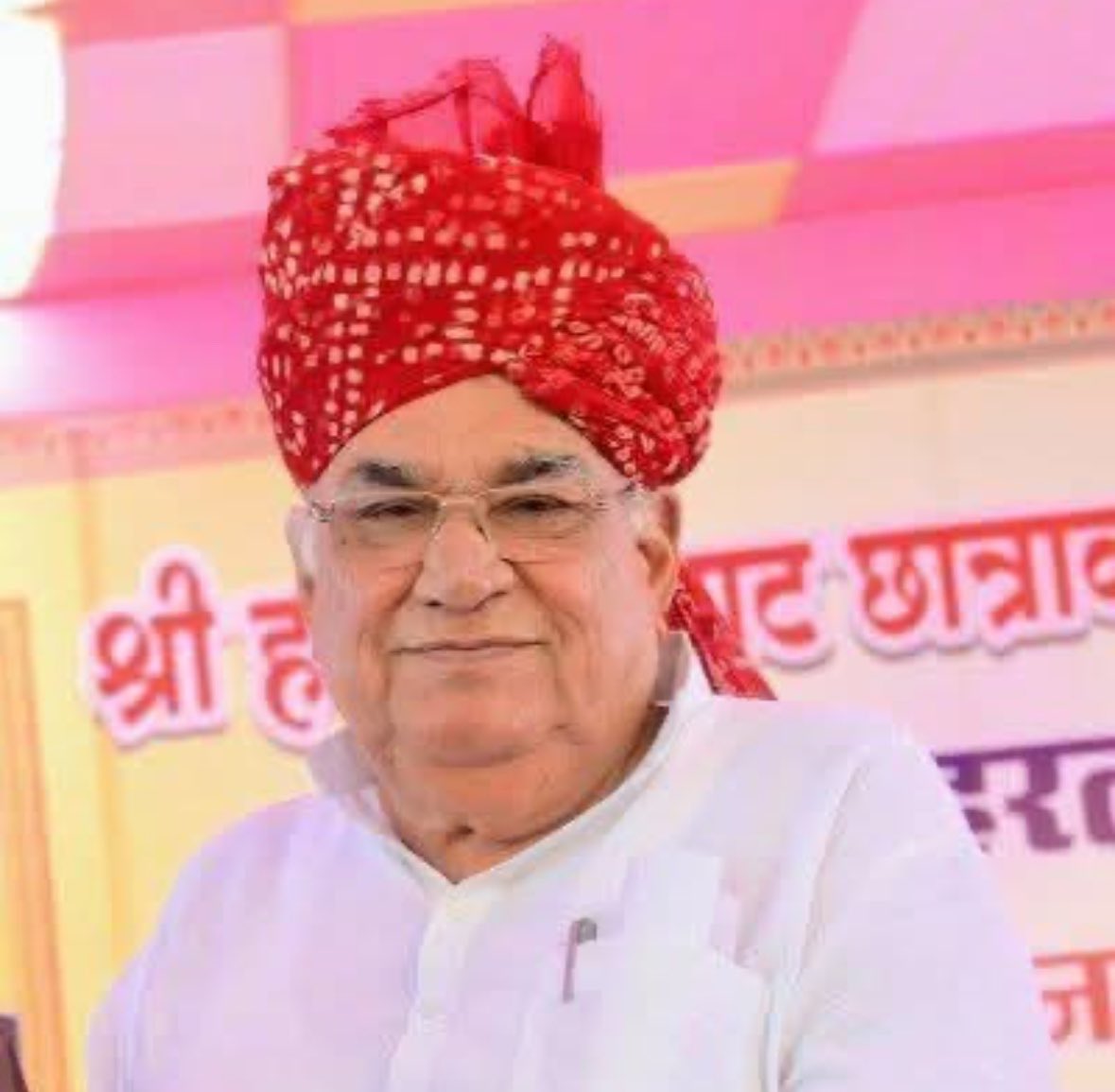 Barmer's public lost their guardian today. Common men's leader. Connected to marginal and deprived people. Easily accessible to every strata of person. I saw people's love to him . Before this, Robert Mugabe and Jayalalitha got such respect and love after their demise. 
NAMAN 🙏