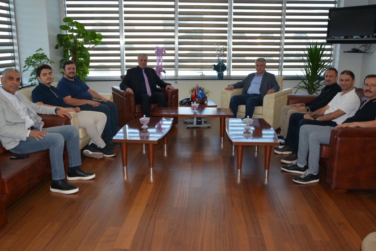 Başkanımız Arif Bağcı ve yönetim kurulumuz ile birlikte Konya Serbest Muhasebeci Mali Müşavirler Oda Başkanı Halil Bıçakçı’ya ziyarette bulunduk. 

Meslek camiası ve şehrimiz adına yapılabilecek ortak çalışmalar hakkında istişarelerde bulunduk. 

Misafirperverliği için teşekkür