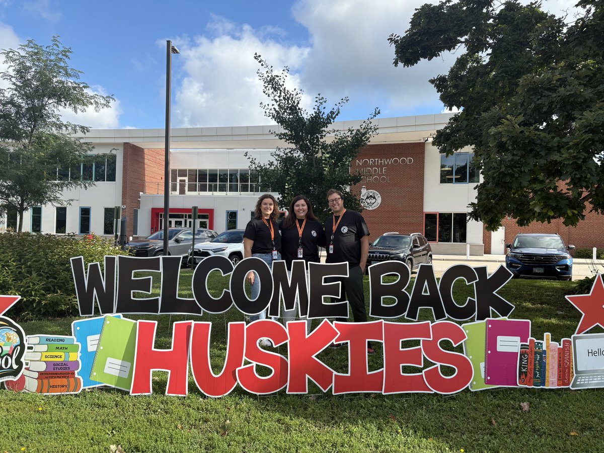 AnnieOrlov's tweet image. Happy First Day, Huskies!! #112Leads
 @nwhuskies