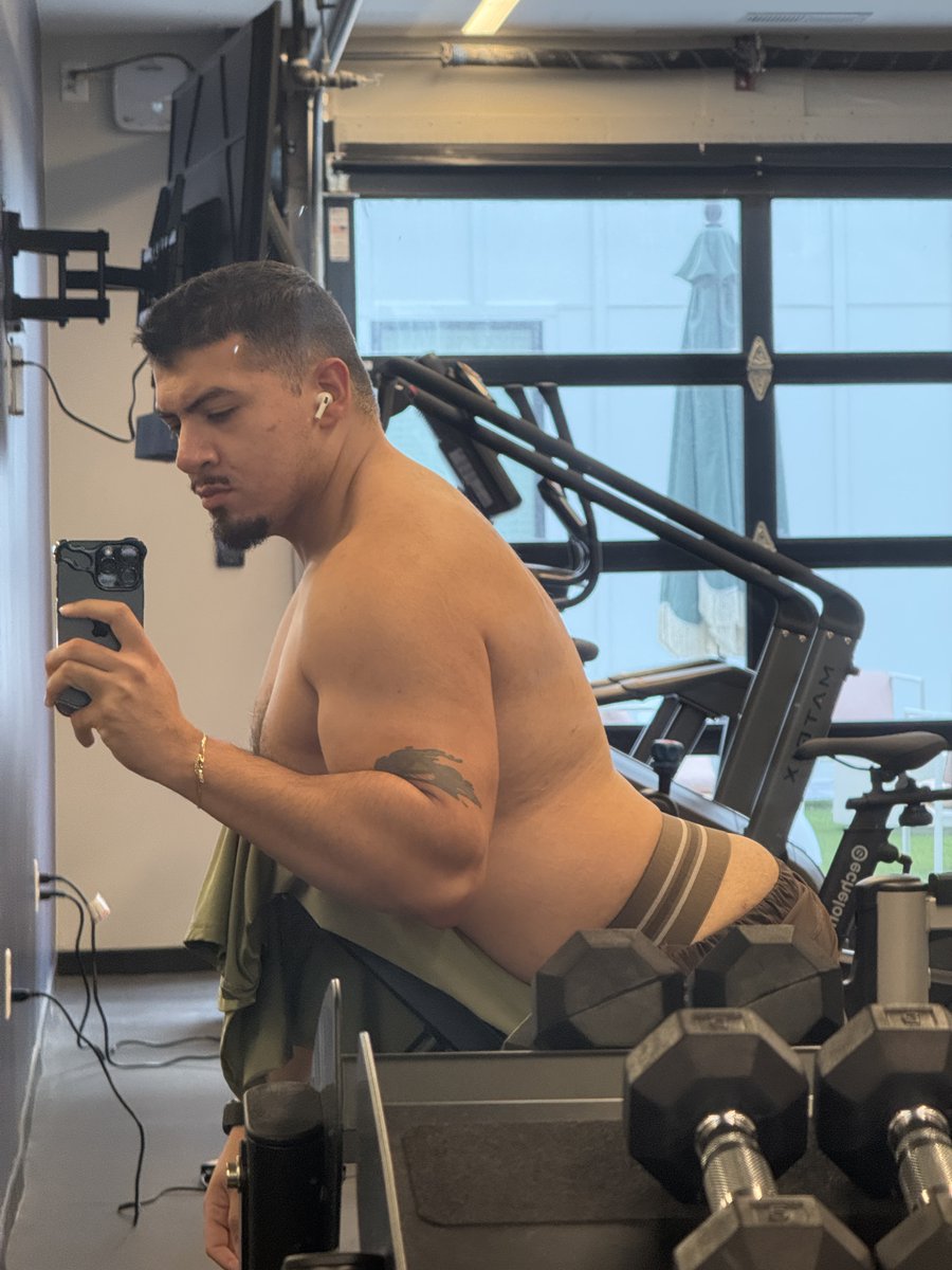 Aarón (@omahabeefcake) on Twitter photo 