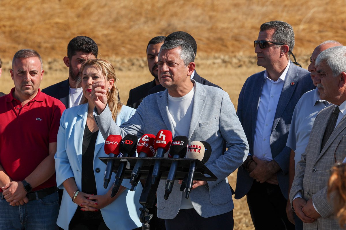Cumhuriyet Halk Partisi Genel Başkanı Özgür Özel, İstanbul Silivri’de Marmara Ceza İnfaz Kurumları Yerleşkesinde tutulan Cumhuriyet Halk Partisi Cumhurbaşkanı adayı Ekrem İmamoğlu ile görüşmesi sonrasında basın mensuplarına açıklama yaptı.