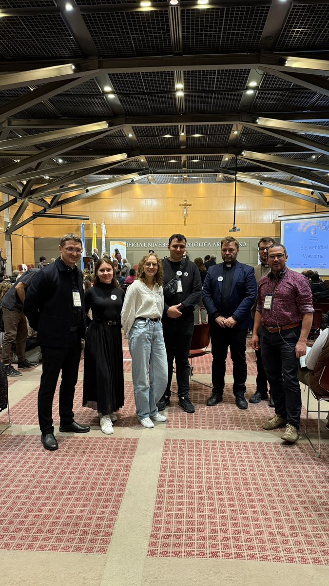 WTLUS's tweet photo. Pozdrowienia z Buenos Aires 🇦🇷przesyła delegacja @WTLUS @USinKatowice! Dzięki @NAWAPoland uczestniczymy w XXII Międzynarodowym Tygodniu Service-Learning @uniservitate @Clayssdigital https://t.co/RygSJbsBA3