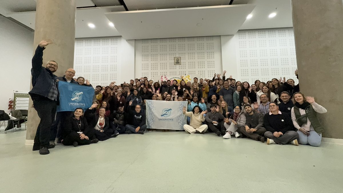 WTLUS's tweet photo. Pozdrowienia z Buenos Aires 🇦🇷przesyła delegacja @WTLUS @USinKatowice! Dzięki @NAWAPoland uczestniczymy w XXII Międzynarodowym Tygodniu Service-Learning @uniservitate @Clayssdigital https://t.co/RygSJbsBA3