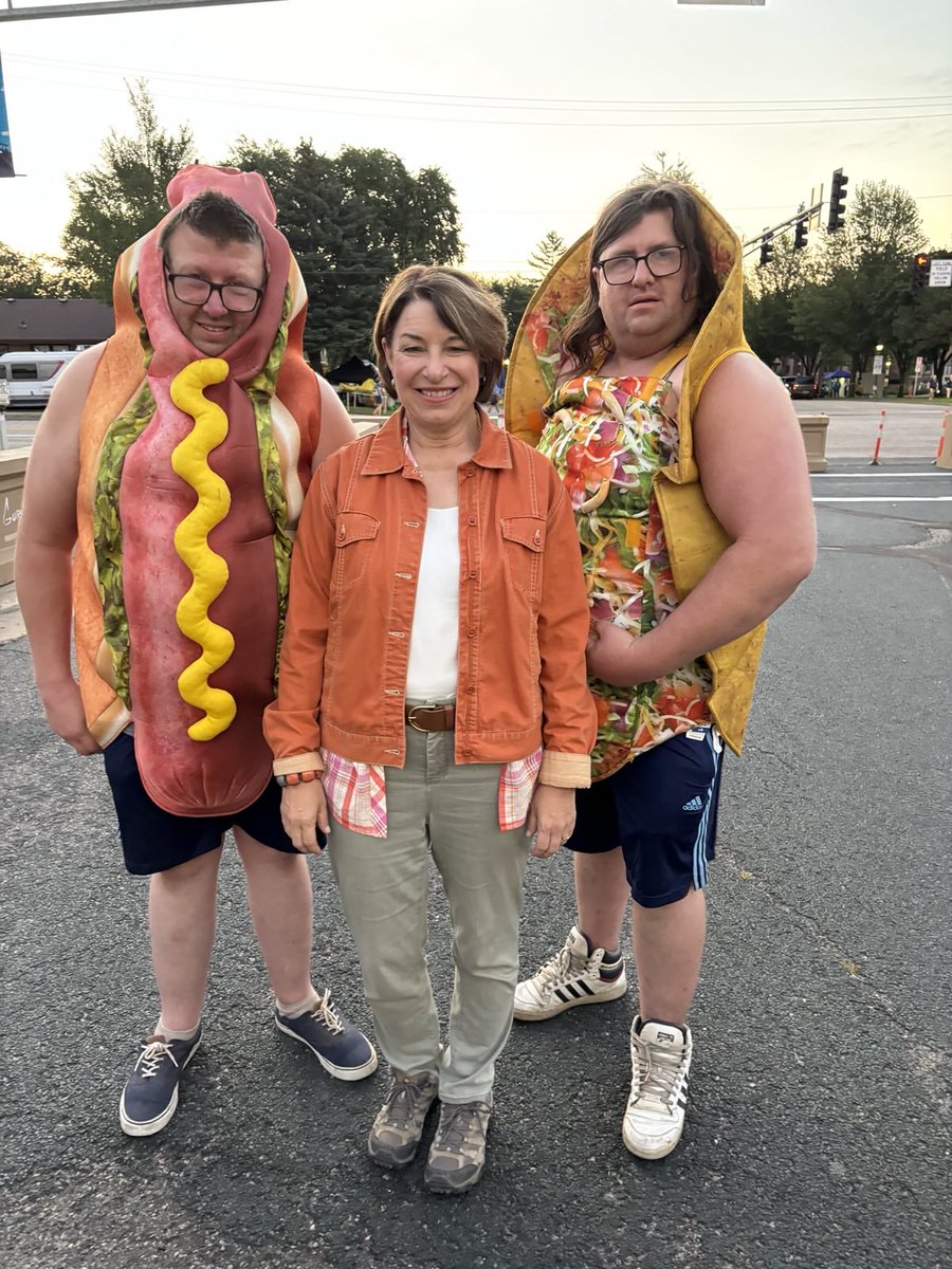 amyklobuchar's tweet image. You never know who you are going to run into at the Minnesota State Fair, including life-sized hot dogs and tacos.