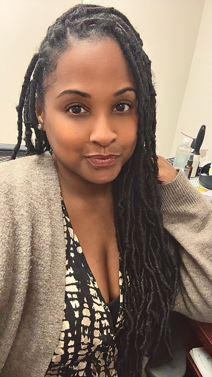 Beautymark_99's tweet image. Today is my 2 year anniversary as a department supervisor. Clap for me and send me gifts! Thank You in advance! 😊