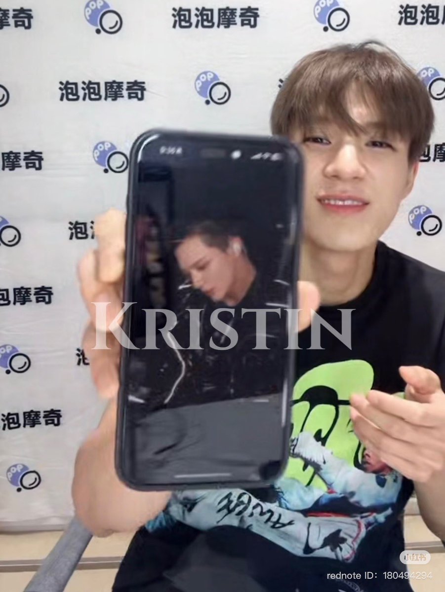 aijiyw's tweet image. JENO’S UNRELEASED SELFIE OMFG POST IT RIGHT NOW LEE JENO 😭😭😭