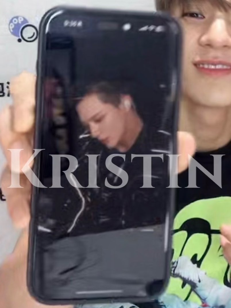 aijiyw's tweet image. JENO’S UNRELEASED SELFIE OMFG POST IT RIGHT NOW LEE JENO 😭😭😭