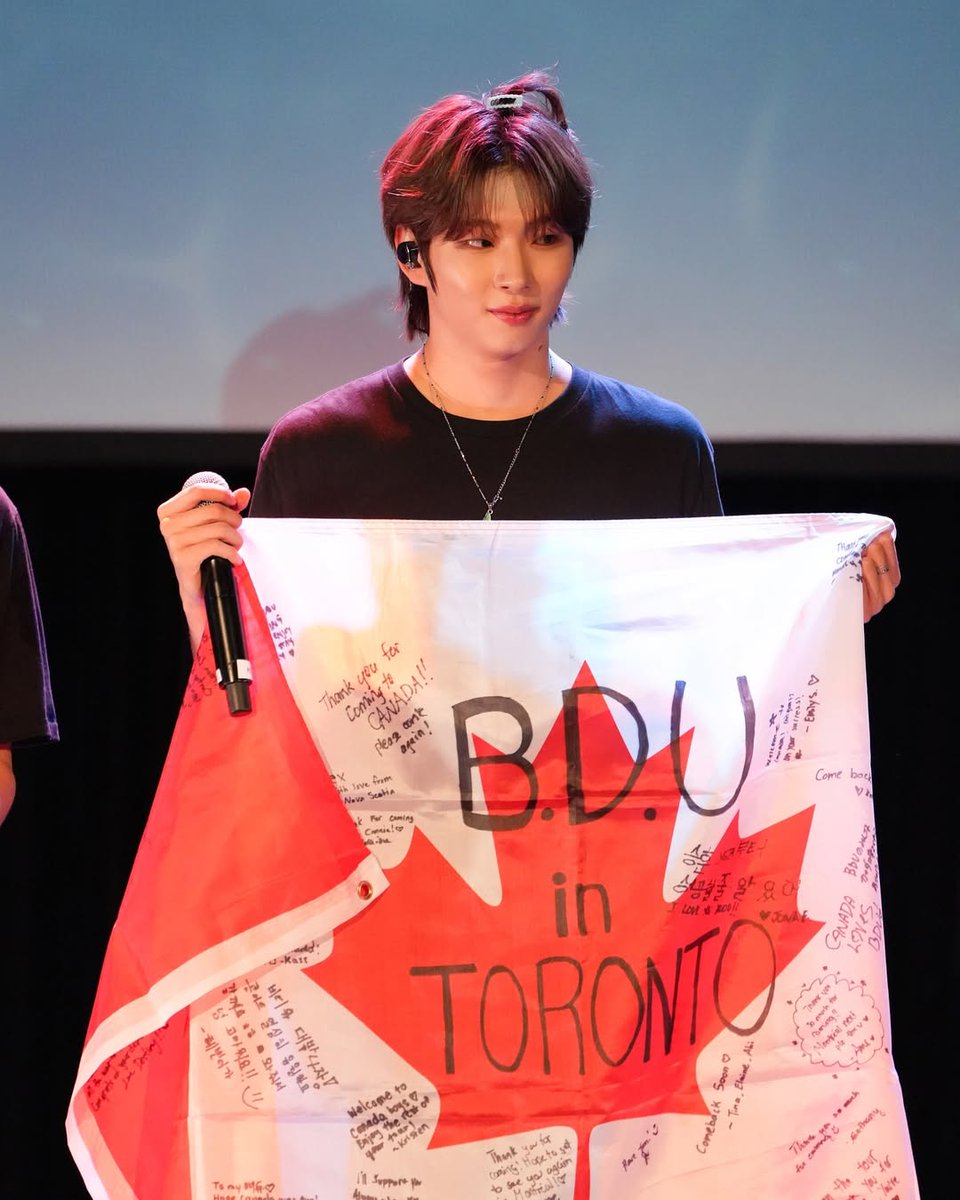 BDU_GLOBAL's tweet photo. Back to the start of our universe💫
#BDUthrowback

@BDU4official Instagram Update 
Memories of Toronto🍁

🔗https://t.co/diH4x64dPE

 #BDU #비디유 #BDUtourforWISHPOOL #BITSAEON #빛새온 #SEUNGHUN #승훈 #JAYCHANG #제이창 #KIMMINSEO #김민서 https://t.co/y2atz4M7rr