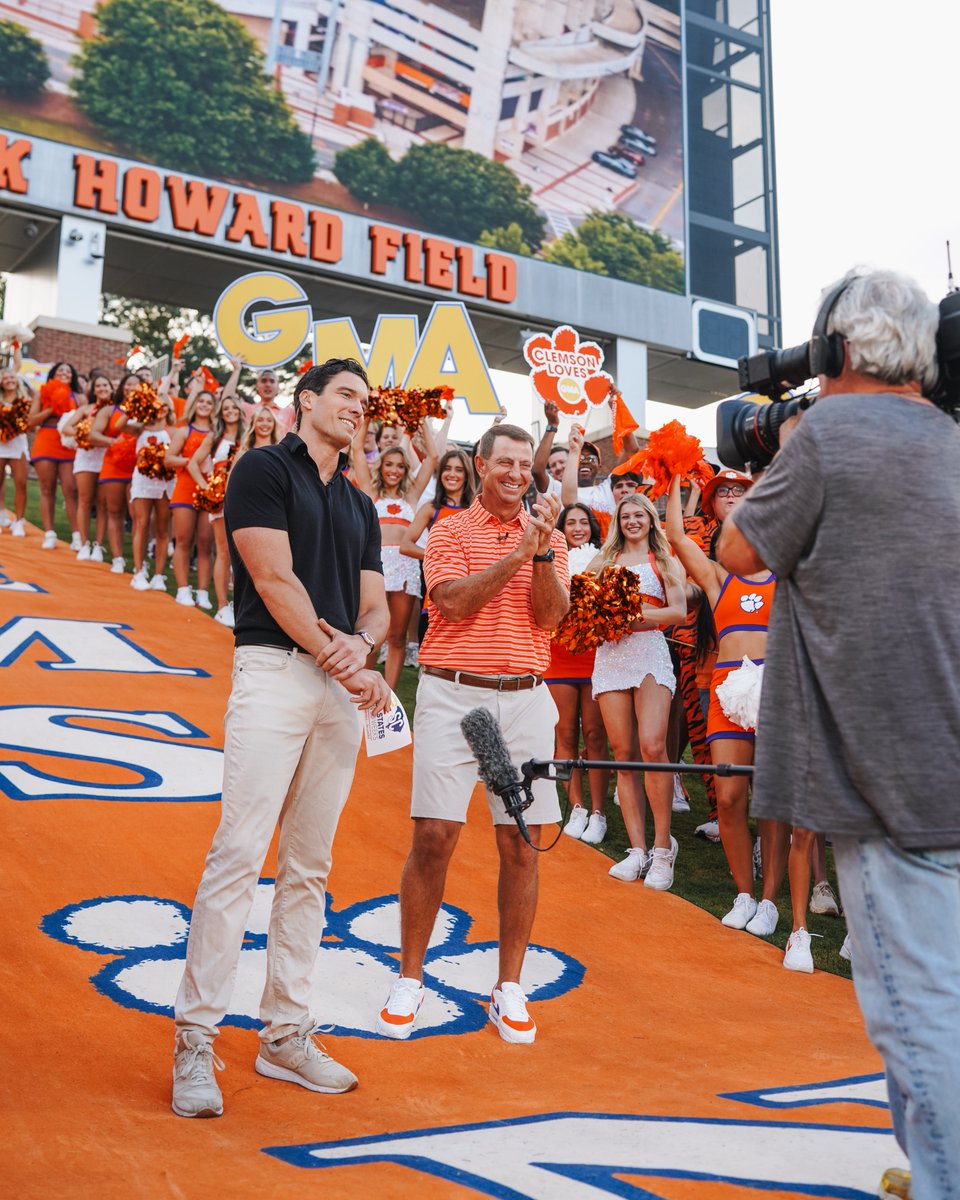 ClemsonFB's tweet photo. Every morning is a good morning in Clemson, South Carolina. Thanks for stopping by, @GMA 🐅📺 https://t.co/M57TGYrzib