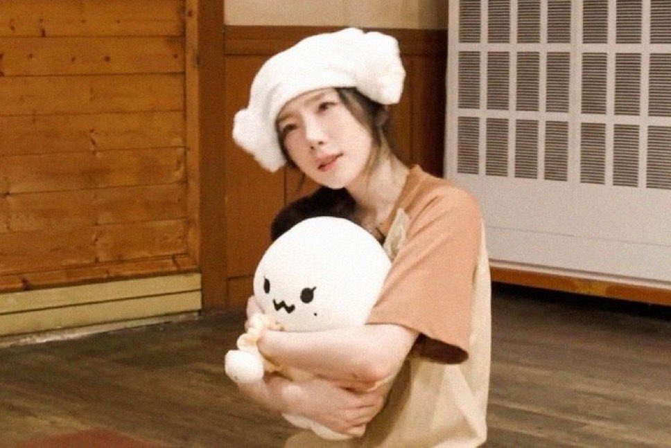 한 마디만 할게
내 태연 별명 탱구 뺏어가서 당연하다는듯 살지마