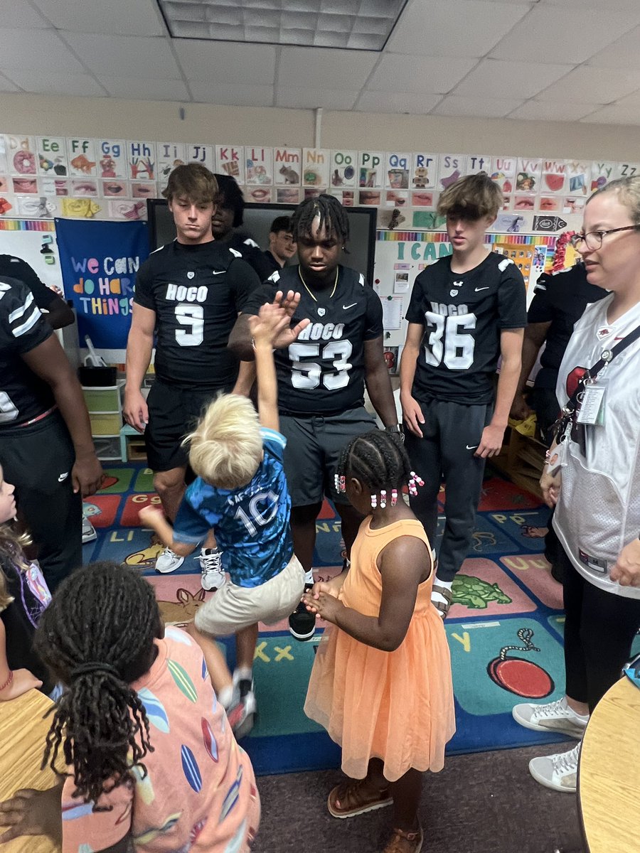 BearDownHOCO's tweet photo. Great morning spending time at David Perdue Primary! #Highway96 https://t.co/9DrFteDDSN