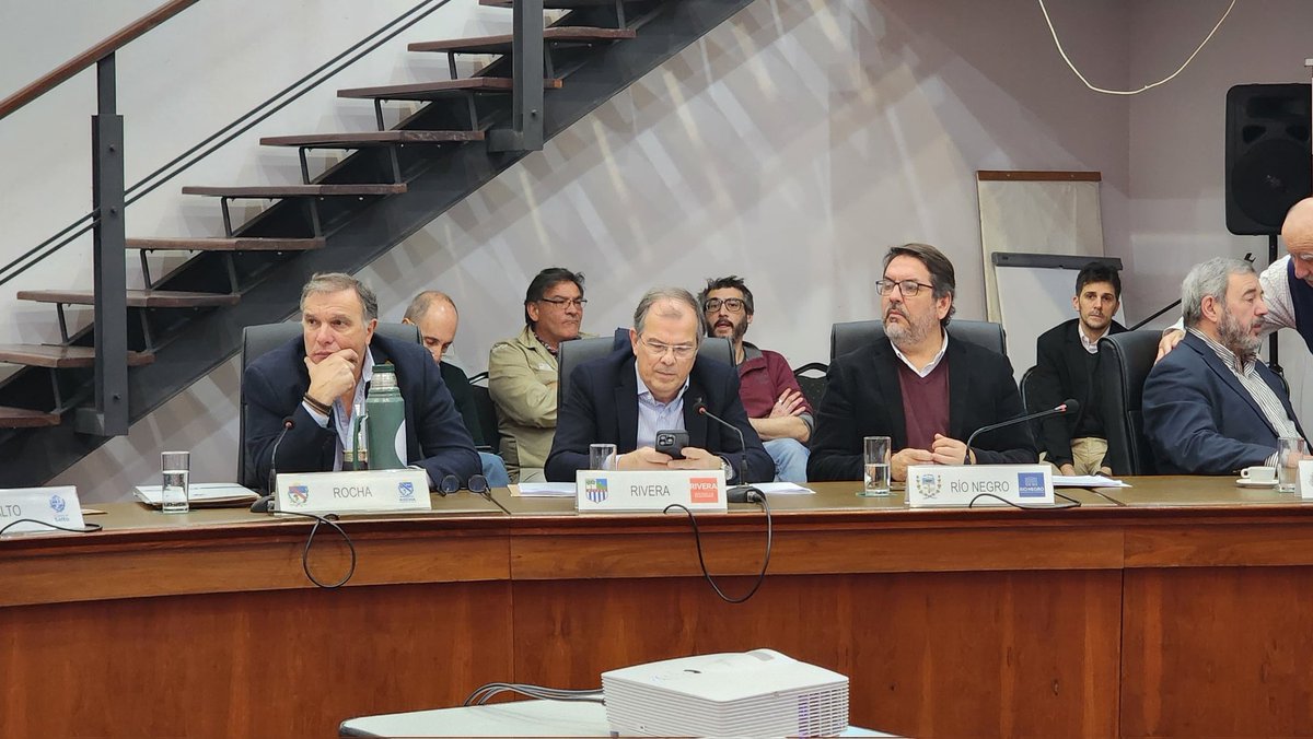 3° Sesión Plenaria del Congreso de Intendentes. Se recibe al Consejo Directivo Central de la Universidad Tecnológica <a href="/UTECuy/">Universidad Tecnológica</a>,  quienes presentarán el Plan Estratégico Utec 2025–2030 y dialogan con los intendentes sobre las prioridades y necesidades estratégicas de cada región.