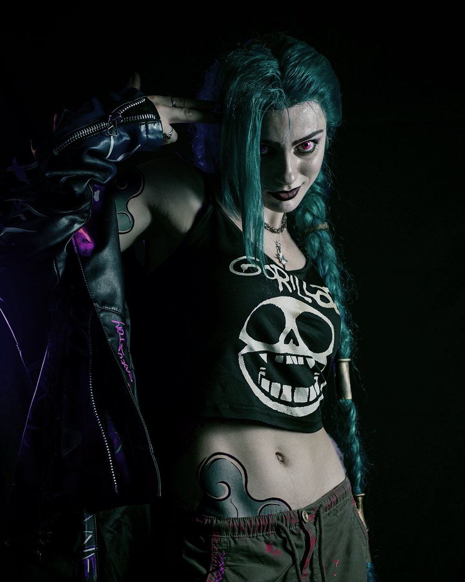 Priscillajunk's tweet photo. Jinx with @gorillaz ☠️

@riotgames @arcaneshow 

#jinx https://t.co/BeD3LffQjG