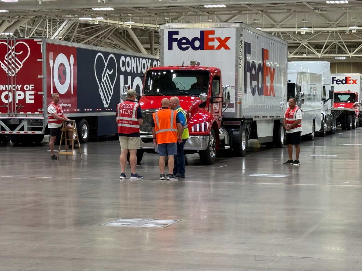 wistrux's tweet photo. 🚛🏆 The National Truck Driving Championships kick off this morning with their first few runs! Best of luck to all the incredible drivers!

A huge THANK YOU to Kwik Trip for their generous donation of a truck! 👏

#NTDC #TruckDriving #ThankYouKwikTrip https://t.co/Lj1LUUCPa2