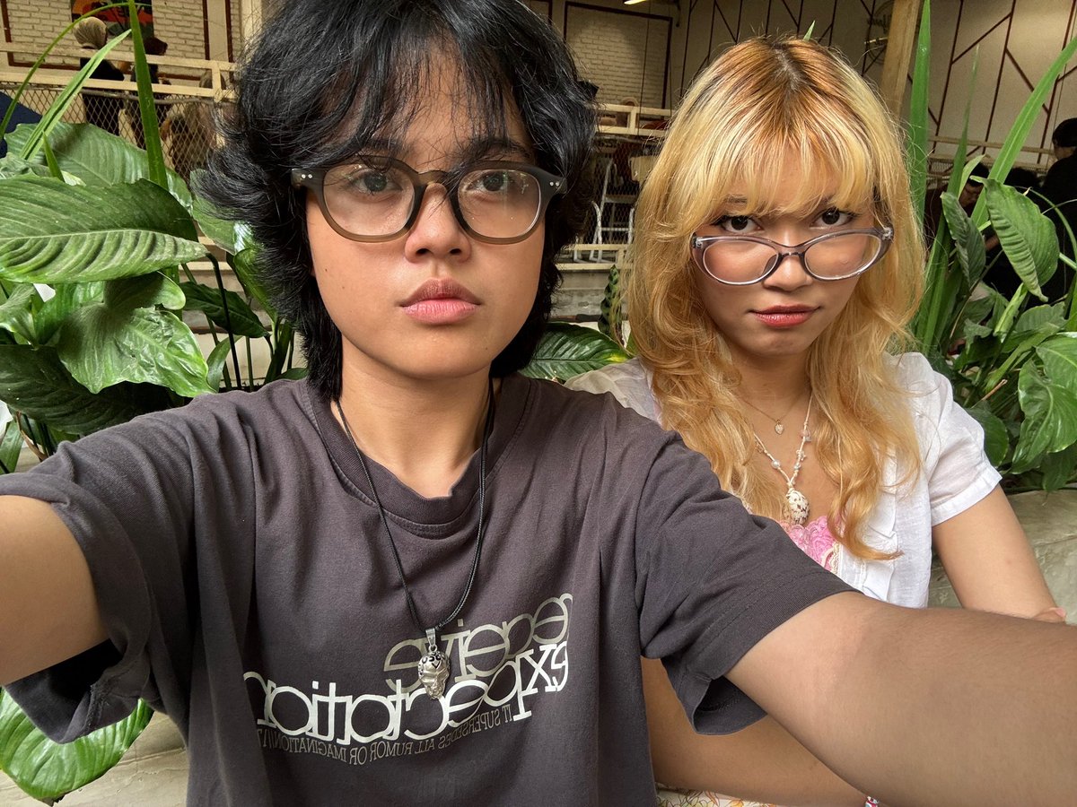 6loodvoid's tweet photo. with rie todaaay https://t.co/RhhcqfoxyW