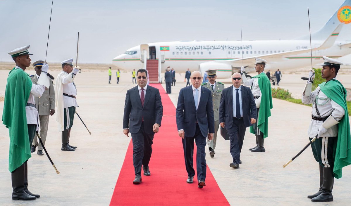 رئيس الجمهورية محمد ولد الشيخ الغزواني يعود إلى نواكشوط بعد مشاركته في قمة TICAD9 باليابان، حيث أجرى لقاءات رفيعة المستوى عززت حضور موريتانيا على الساحة الدولية. 🇲🇷✈️