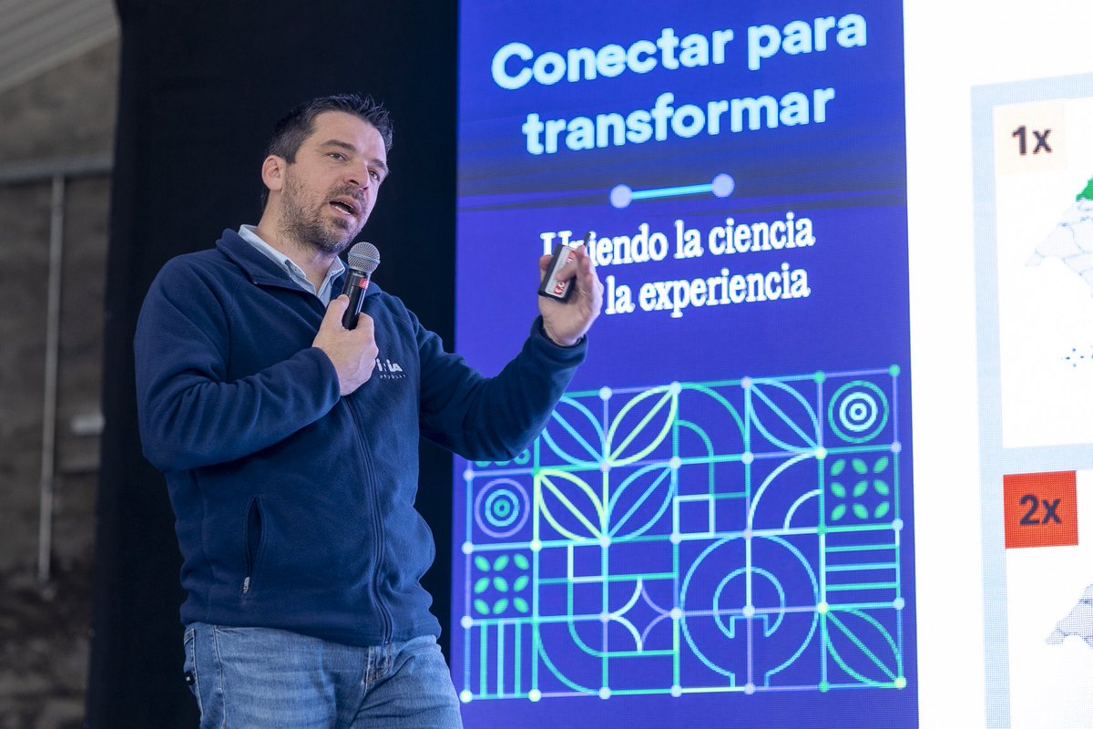 Proquimur's tweet photo. 🌿🔍 “Malezas que aprenden: hacia una estrategia nacional para enfrentar la resistencia a herbicidas.”

Los Ing. Agr. Alejandro García y Tiago Kaspary (@INIA_UY La Estanzuela) presentan una mirada de futuro en la #JornadaAnualPQM. https://t.co/KMhyrenf5N