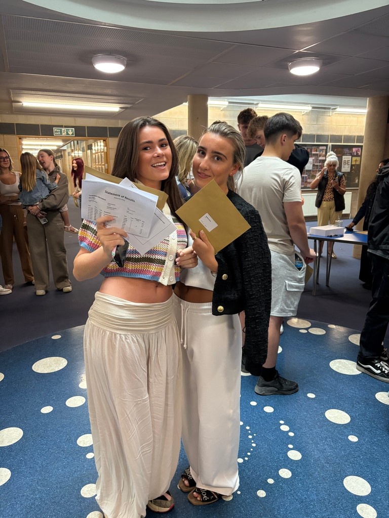 Best Ever GCSE results at Debden Park High School.

In the year we challenged our Year 11's to #BEtheBestEver they've risen to this ambitious target. Read our official press release here;
debden-tkat.org/news-dates/ann…

#BEyourownfuture
#BEambitious
#BEoutstanding