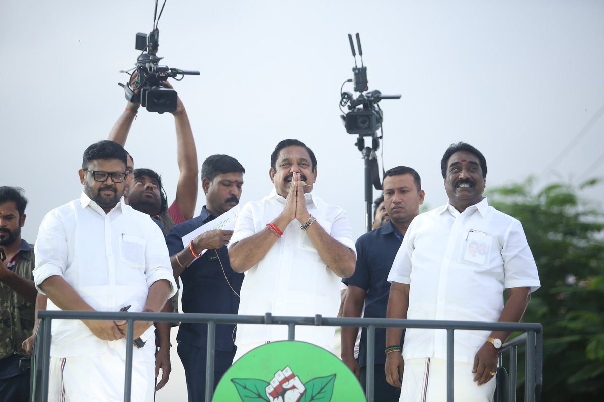 Edappadi K Palaniswami-SayYEStoWomenSafety&AIADMK (@epstamilnadu) on Twitter photo பேரறிஞர் அண்ணா அவர்களை ஈன்றெடுத்த #காஞ்சிபுரம் மண்ணில், மக்களின் பேரன்பிற்கு இடையே உரையாற்றினேன்.
"அண்ணா மீது ஆணையிட்டு" ஆட்சியைத் தொடங்கிய திரு. <a href="/mkstalin/">M.K.Stalin</a> நடத்தும் விடியா ஆட்சி, அண்ணாவின் பெயருக்கும் புகழுக்கும் இழைக்கின்ற பேரிழுக்கு.
அண்ணாவின் பெயரை மட்டுமல்ல, கொள்கையையும் பேரறிஞர் அண்ணா அவர்களை ஈன்றெடுத்த #காஞ்சிபுரம் மண்ணில், மக்களின் பேரன்பிற்கு இடையே உரையாற்றினேன்.
"அண்ணா மீது ஆணையிட்டு" ஆட்சியைத் தொடங்கிய திரு. <a href="/mkstalin/">M.K.Stalin</a> நடத்தும் விடியா ஆட்சி, அண்ணாவின் பெயருக்கும் புகழுக்கும் இழைக்கின்ற பேரிழுக்கு.
அண்ணாவின் பெயரை மட்டுமல்ல, கொள்கையையும்