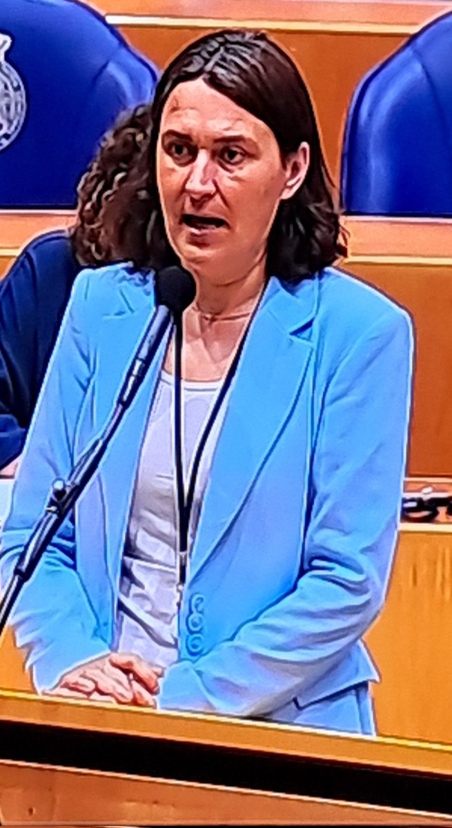 LenieVanAnsem's tweet photo. Jeetje kunnen we niet af van @KatiPiri wat een #ratelaar
#gazadebat https://t.co/bqmEyiJ6XH
